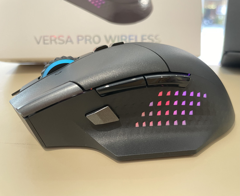人體工學+13顆可編成按鍵的電競滑鼠 MSI VERSA PRO WIRELESS 開箱
