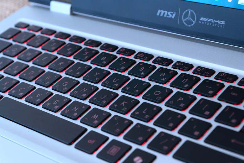 純粹的紀念 MSI Prestige 16 AI+ MercedesAMG聯名版