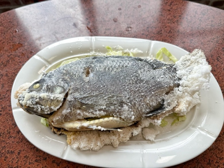 南投薑母鴨推薦，薑母鴨、胡椒全鴨還可以一鍋兩吃，山泉水養殖吳郭魚、現撈泰國蝦，埔里在地美食