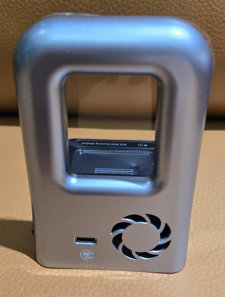 【開箱簡測】GRAUGEAR USB4.0 Type C M.2 NVMe 美型外接盒(Dock Station) 效能簡測 (圖多)