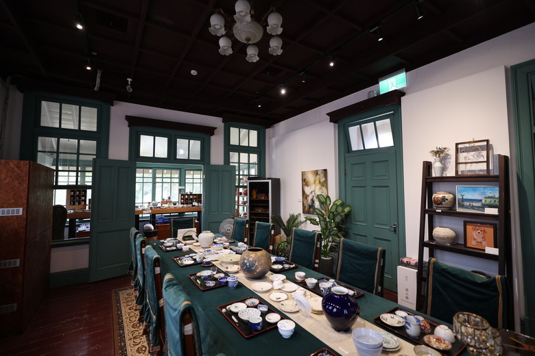 帶著R8的旅行 鷲嶺食肆 原台南測候所 吳園藝文中心 臺南知事官邸 億載金城