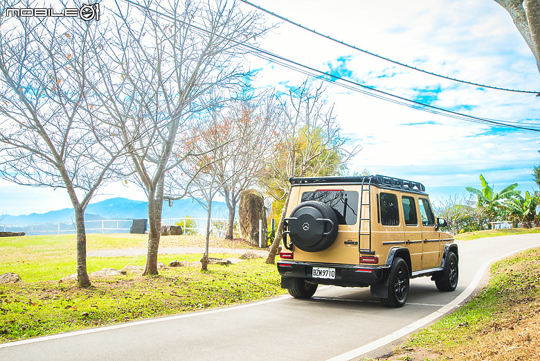 駕著Mercedes-Benz G 450 d來趟露營體驗，在城市與山林間恣意轉換的生活態度！