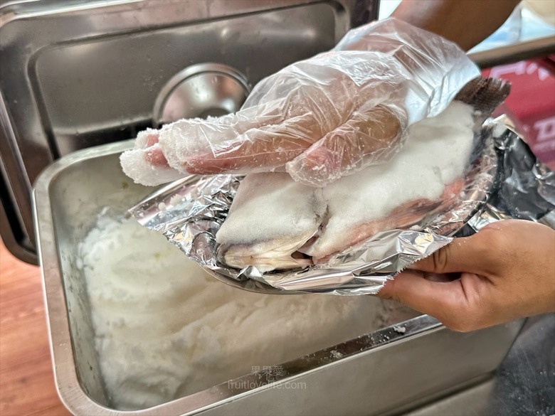 新鮮現烤魚，獨家蔥蒜醬汁、肉質Q嫩、味道鮮甜，外帶內用都好吃