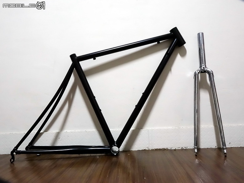 騎單車最後自行組裝鋼管公路車.