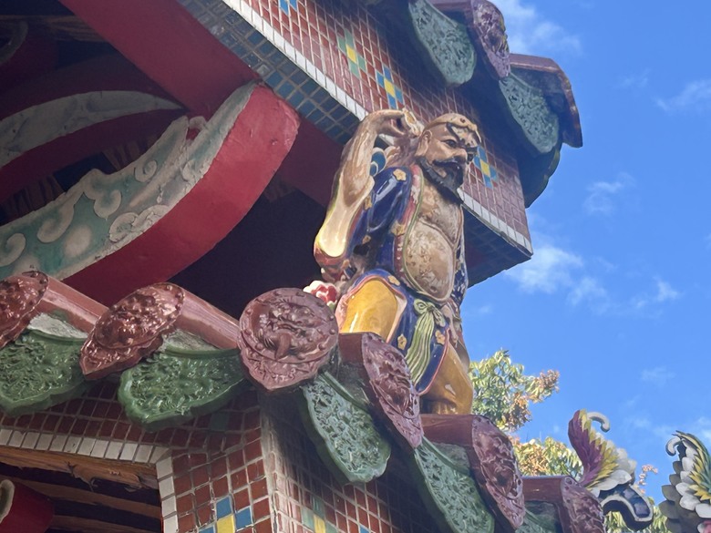 【小惡魔驫到成功】新春搭捷運，登走滿山古蹟的芝山岩步道