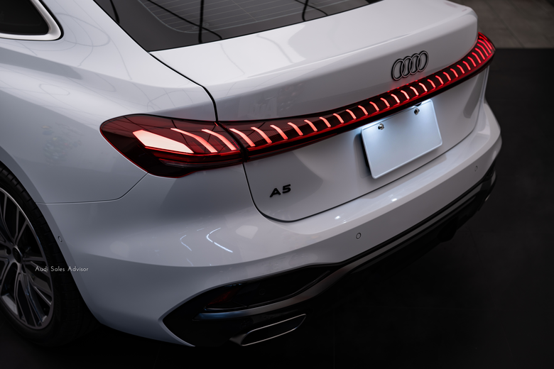 交車分享｜Audi A5 Sedan TFSI 110kW S line｜最好的禮物，最棒的座位