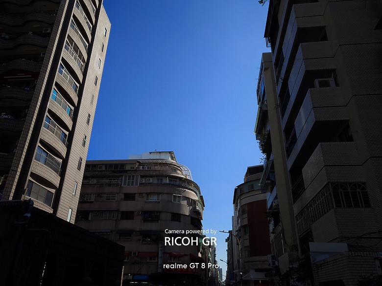 realme GT 8 pro × RICOH GR｜ 街拍的光影協奏曲