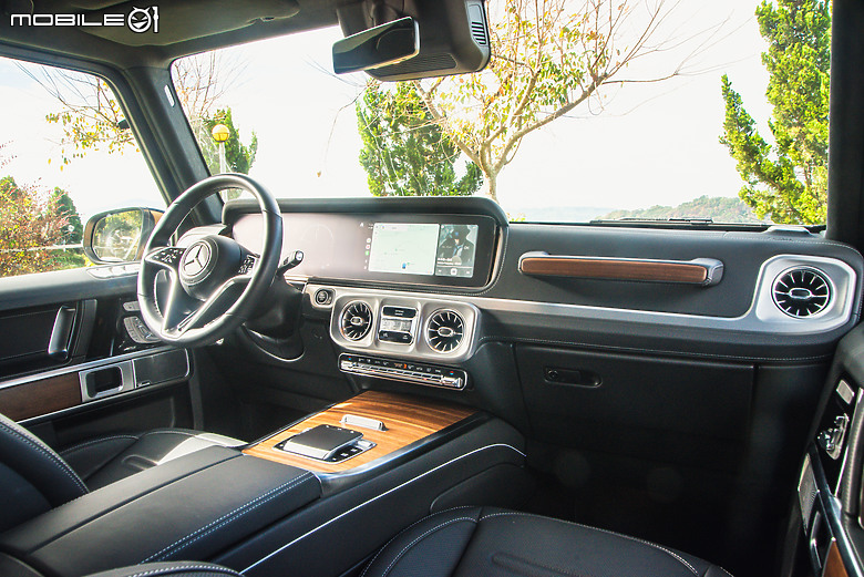 駕著Mercedes-Benz G 450 d來趟露營體驗，在城市與山林間恣意轉換的生活態度！