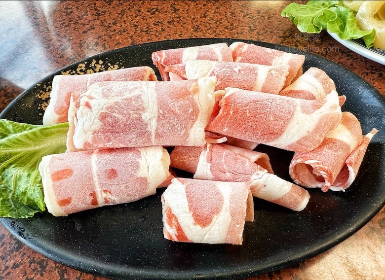 南投薑母鴨推薦，薑母鴨、胡椒全鴨還可以一鍋兩吃，山泉水養殖吳郭魚、現撈泰國蝦，埔里在地美食