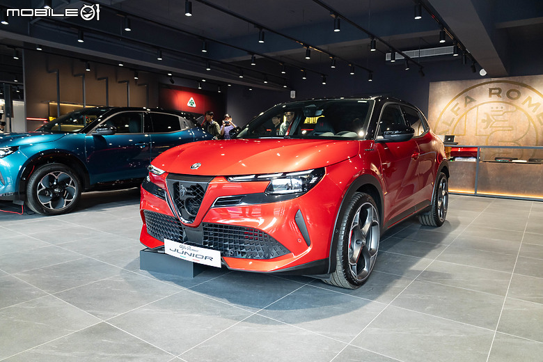 【採訪】Alfa Romeo Junior明年第二季導入，集結Stellantis四大品牌「桃園旗艦品牌中心」正式開幕！