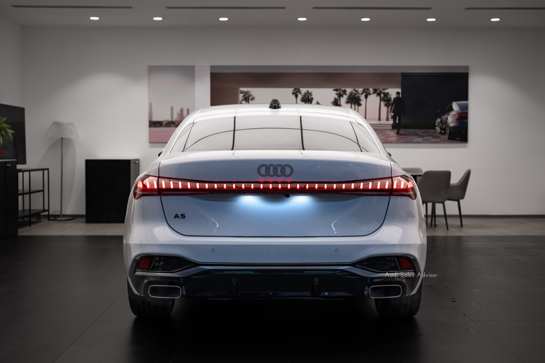 交車分享｜Audi A5 Sedan TFSI 110kW S line｜最好的禮物，最棒的座位