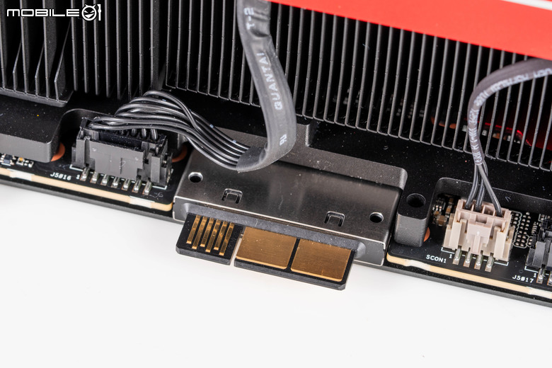 ROG Matrix Platinum GeForce RTX 5090 顯示卡開箱實測 集 30 周年經驗大成的頂級遊戲效能輸出者