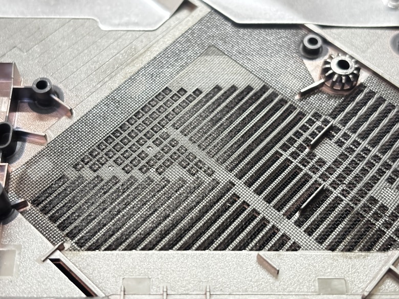 華碩 ROG Strix G16 更換液態金屬導熱及除塵保養