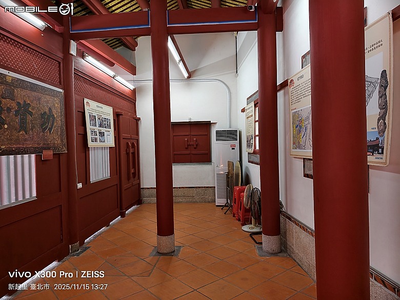 艋舺祖師廟、艋舺青山宮、萬華區史展示中心、艋舺謝宅、朝北醫院、青山宮、青雲閣、華西街夜市 — 臺北市區小旅行之艋舺老市街散步