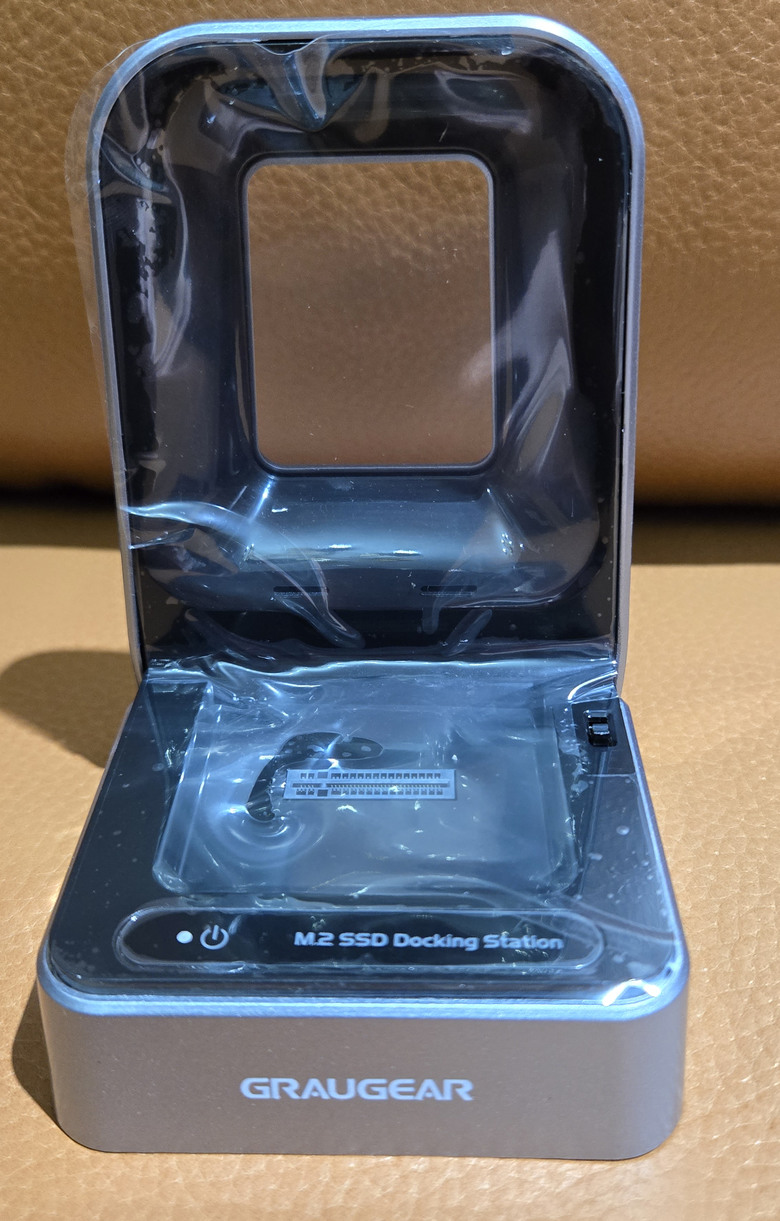 【開箱簡測】GRAUGEAR USB4.0 Type C M.2 NVMe 美型外接盒(Dock Station) 效能簡測 (圖多)