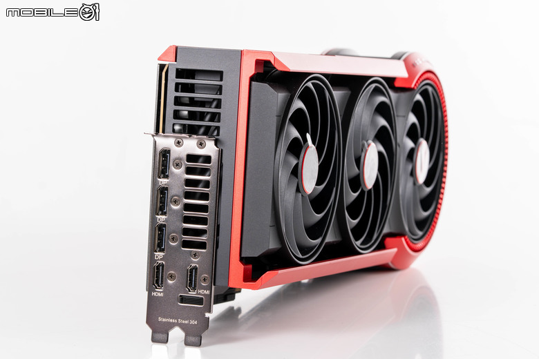 ROG Matrix Platinum GeForce RTX 5090 顯示卡開箱實測 集 30 周年經驗大成的頂級遊戲效能輸出者