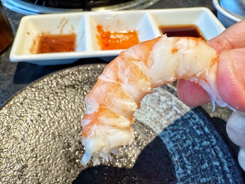 稻田美景燒肉店，套餐肉量十足，泰式沾醬超唰嘴又解膩