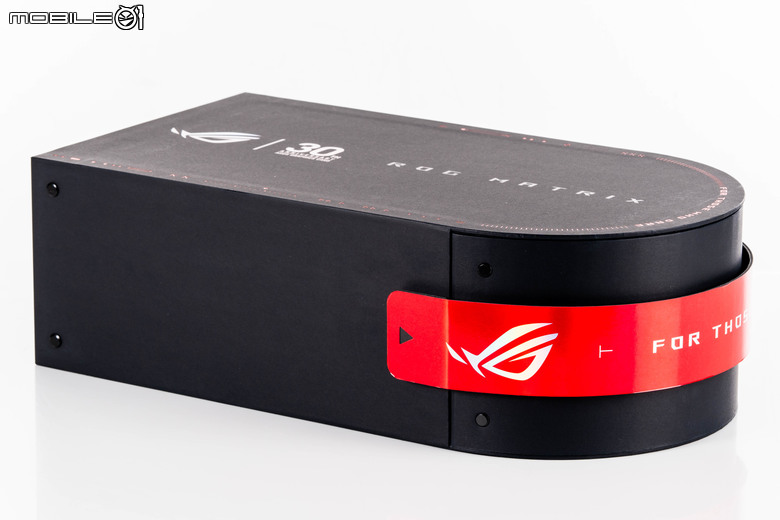 ROG Matrix Platinum GeForce RTX 5090 顯示卡開箱實測 集 30 周年經驗大成的頂級遊戲效能輸出者