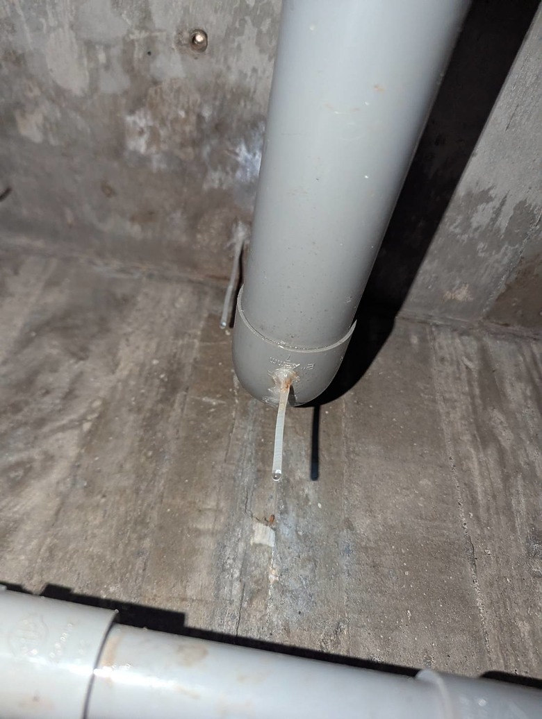 樓下住戶說我家浴室漏水問題，要如何查修?