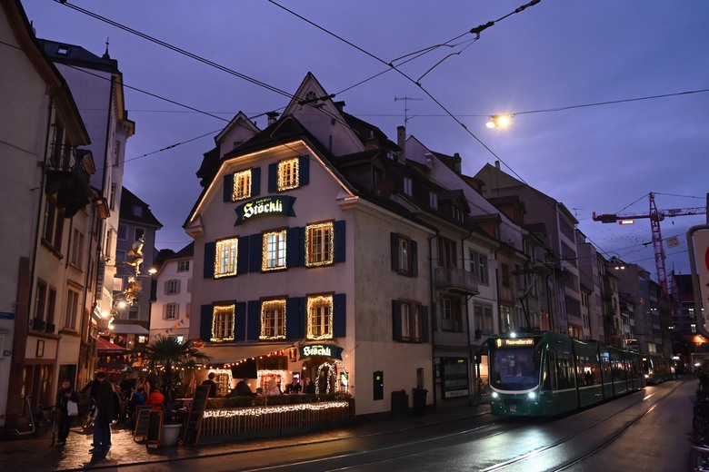 夜遊巴塞爾，初嚐融化起司麵包