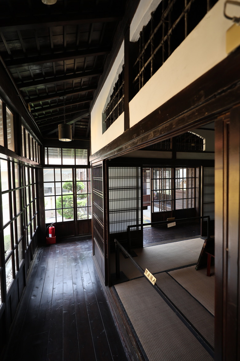 帶著R8的旅行 鷲嶺食肆 原台南測候所 吳園藝文中心 臺南知事官邸 億載金城