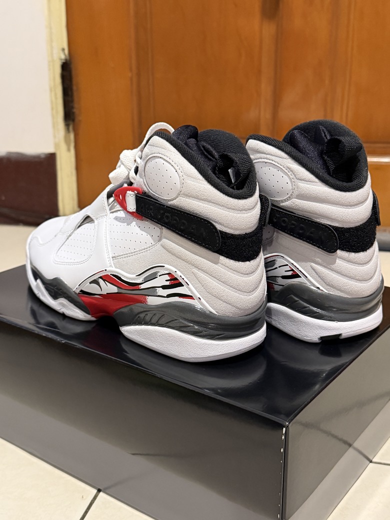 Air Jordan 8 bugs bunny 2025 開箱