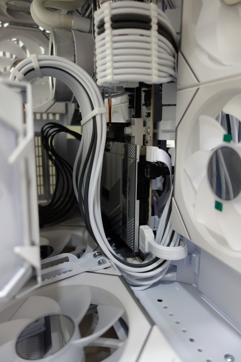 O11D Mini V2 夢想中的主機殼開箱[安裝篇]