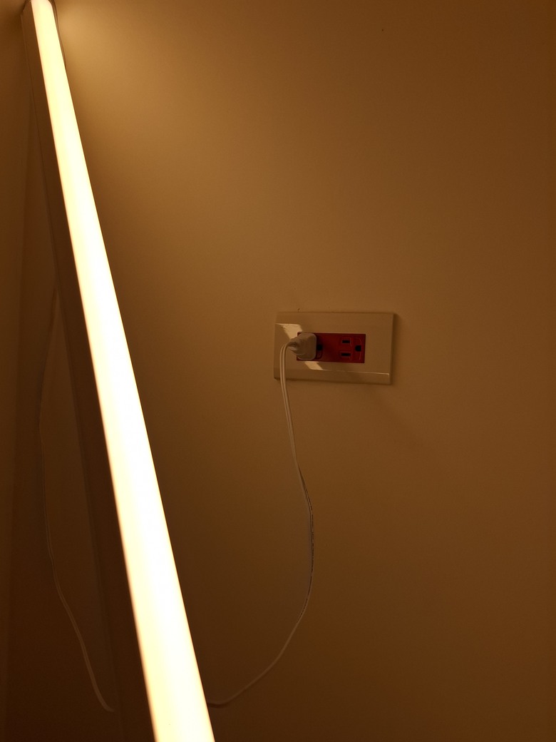 這是220V還是緊急插座？