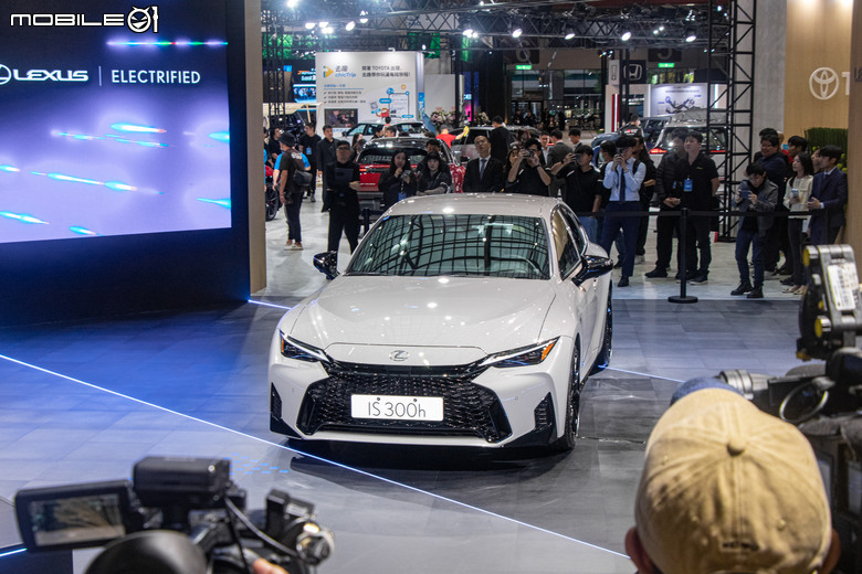 【2026台北車展】Lexus大改款ES登台首演，同場加映小改款IS車系189萬元起開賣！