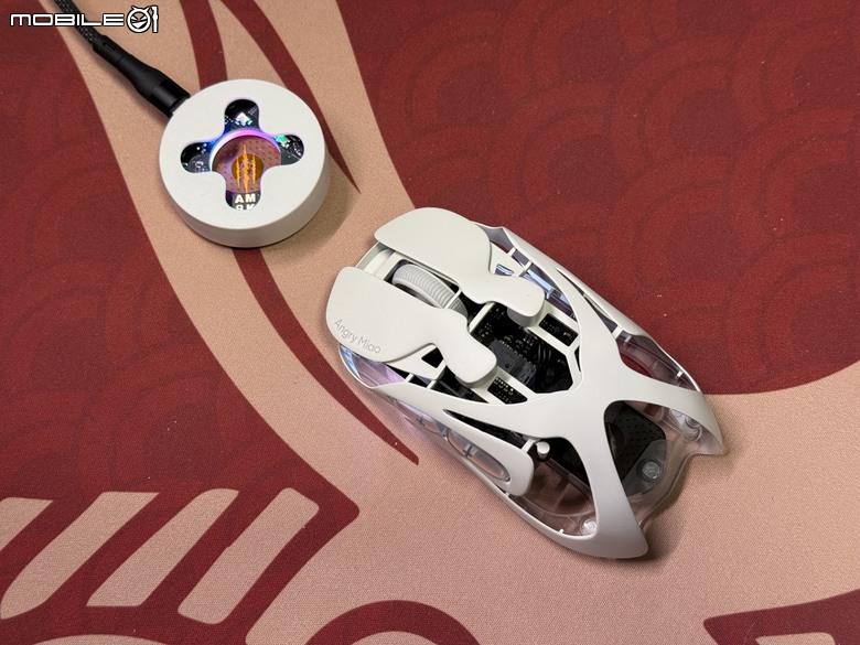 桌面最靚的仔！怒喵AM Infinity Mouse 鋁鎂合金無線滑鼠