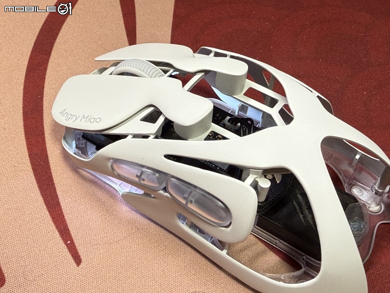 桌面最靚的仔！怒喵AM Infinity Mouse 鋁鎂合金無線滑鼠