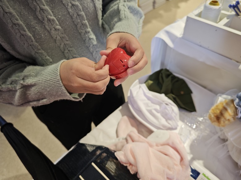 女兒自製帶出生證明的陪伴娃娃@MayBee DIY桃知道快閃店