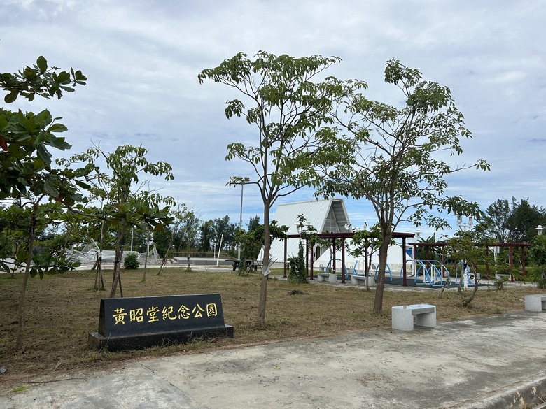 騎 向 台 灣 最 西 極 - 國 聖 燈 塔