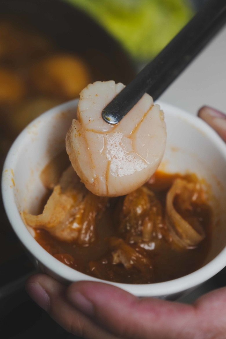 【台南酸白菜火鍋推薦】隱藏版麻辣酸白菜火鍋｜老師傅純手工酸白菜 ｜純手工酸白菜 × 手炒麻辣底｜東北酸白菜火鍋 安平店