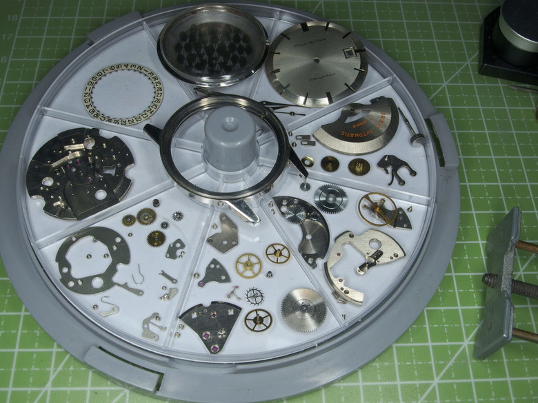 自娛玩修錶 - 原點(之三): 老東方"Calendar Auto Orient" 17 Jewels自動錶 (cal. 670)