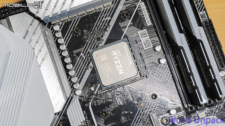 【開箱】泰坦潔白水冷 | CORSAIR iCUE LiNK TITAN 360 RX RGB WHITE