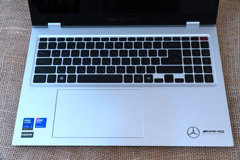 純粹的紀念 MSI Prestige 16 AI+ MercedesAMG聯名版