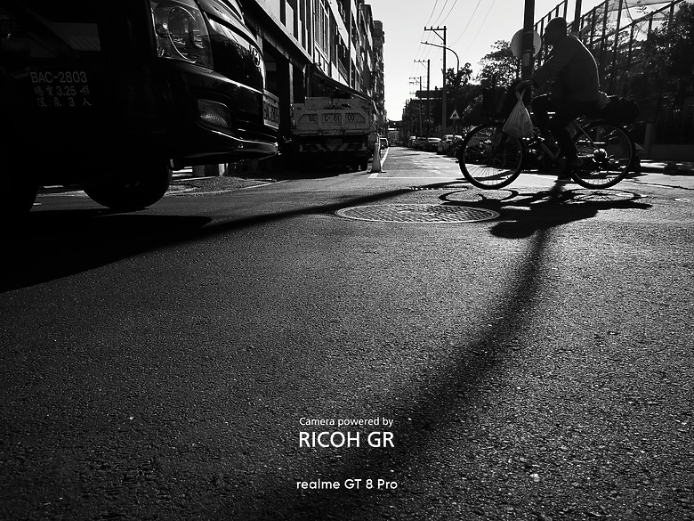 realme GT 8 pro × RICOH GR｜ 街拍的光影協奏曲