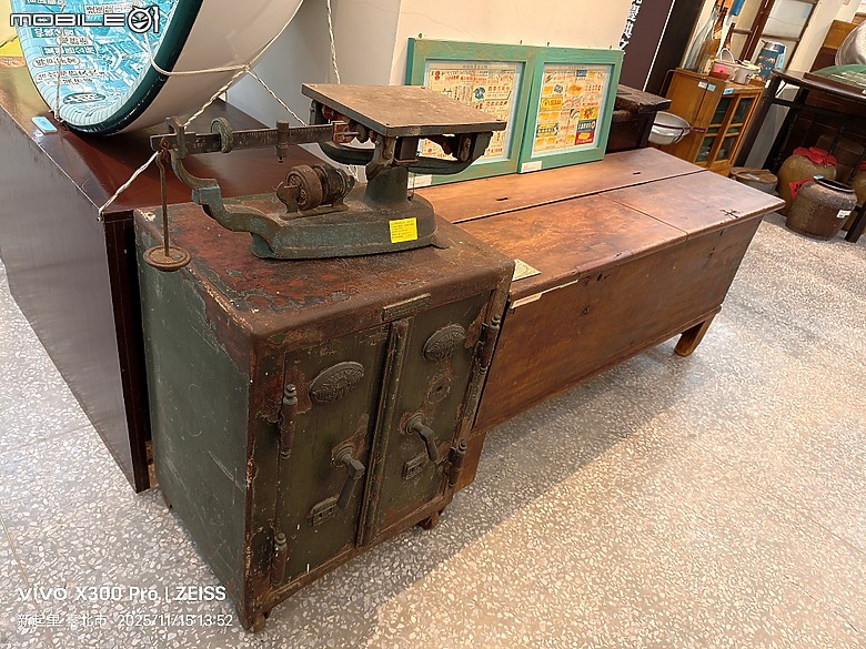 艋舺祖師廟、艋舺青山宮、萬華區史展示中心、艋舺謝宅、朝北醫院、青山宮、青雲閣、華西街夜市 — 臺北市區小旅行之艋舺老市街散步