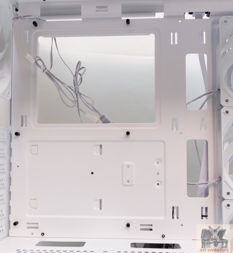 點我看大圖 全曲玻璃,全景感受 darkFlash大飛DS900G