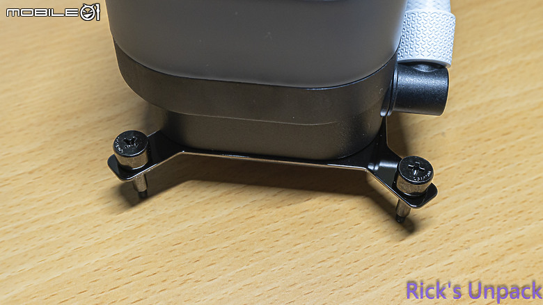 【開箱】泰坦潔白水冷 | CORSAIR iCUE LiNK TITAN 360 RX RGB WHITE