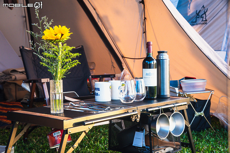 駕著Mercedes-Benz G 450 d來趟露營體驗，在城市與山林間恣意轉換的生活態度！