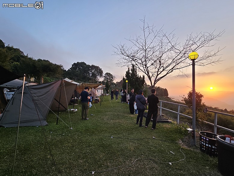 駕著Mercedes-Benz G 450 d來趟露營體驗，在城市與山林間恣意轉換的生活態度！