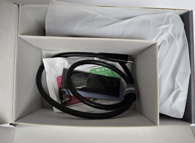 【開箱簡測】GRAUGEAR USB4.0 Type C M.2 NVMe 美型外接盒(Dock Station) 效能簡測 (圖多)