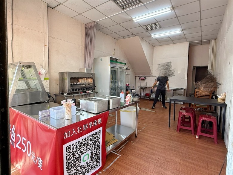 新鮮現烤魚，獨家蔥蒜醬汁、肉質Q嫩、味道鮮甜，外帶內用都好吃