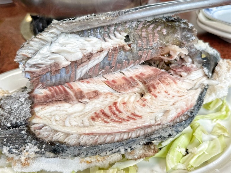 南投薑母鴨推薦，薑母鴨、胡椒全鴨還可以一鍋兩吃，山泉水養殖吳郭魚、現撈泰國蝦，埔里在地美食