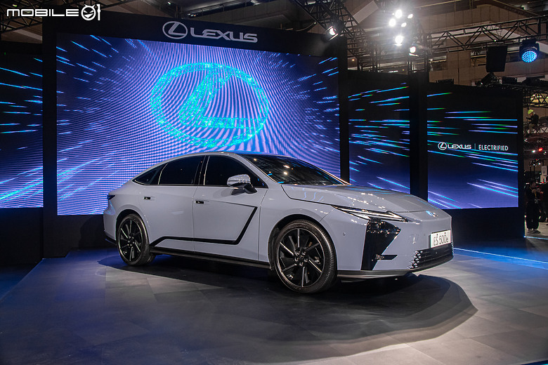 【2026台北車展】Lexus大改款ES登台首演，同場加映小改款IS車系189萬元起開賣！