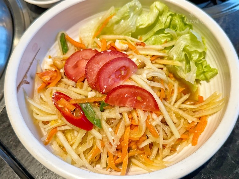 稻田美景燒肉店，套餐肉量十足，泰式沾醬超唰嘴又解膩