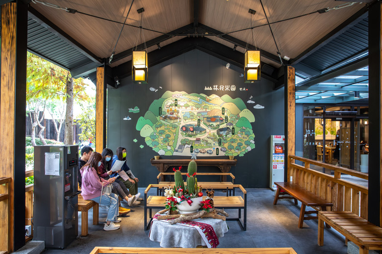 點我看大圖 在春秋交界入座,南投山林裡的食光