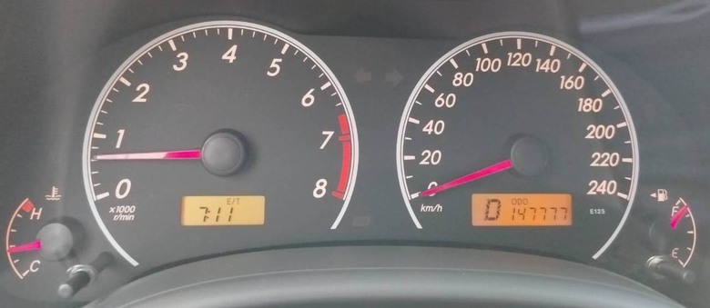 2010年10.5代 Altis 更換外場KYB黑桶前避震器+原廠後避震器